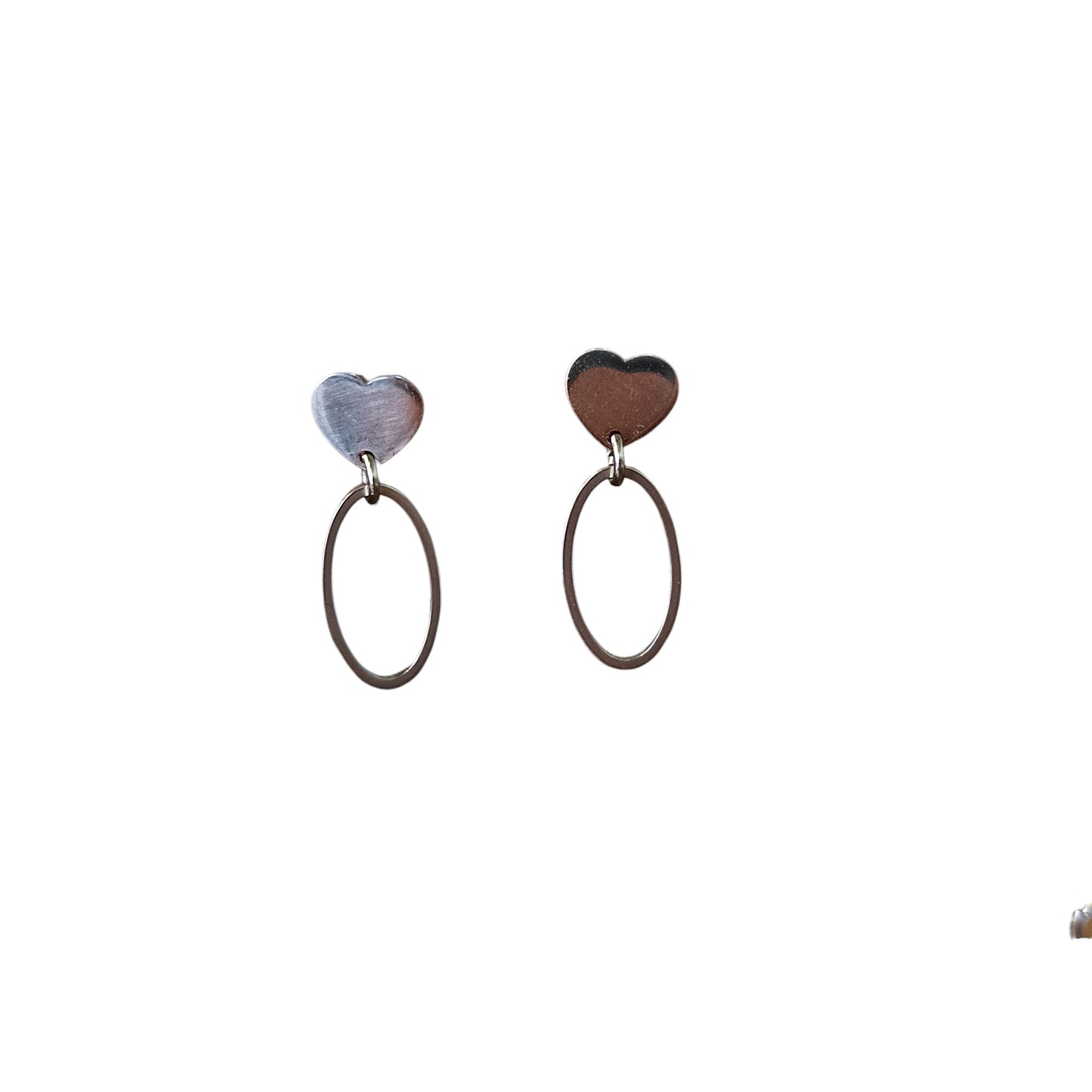 Μινιμαλιστικά σκουλαρίκια καρδιάς: Απλότητα και κομψότητα