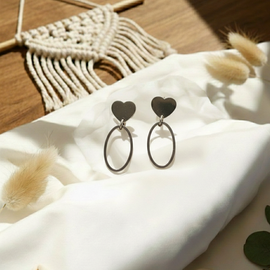 Μινιμαλιστικά σκουλαρίκια καρδιάς: Απλότητα και κομψότητα