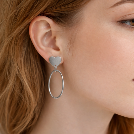 Μινιμαλιστικά σκουλαρίκια καρδιάς: Απλότητα και κομψότητα